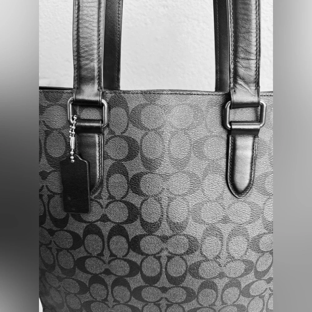 Coach Graham Structured Tote - Picture 10 of 15